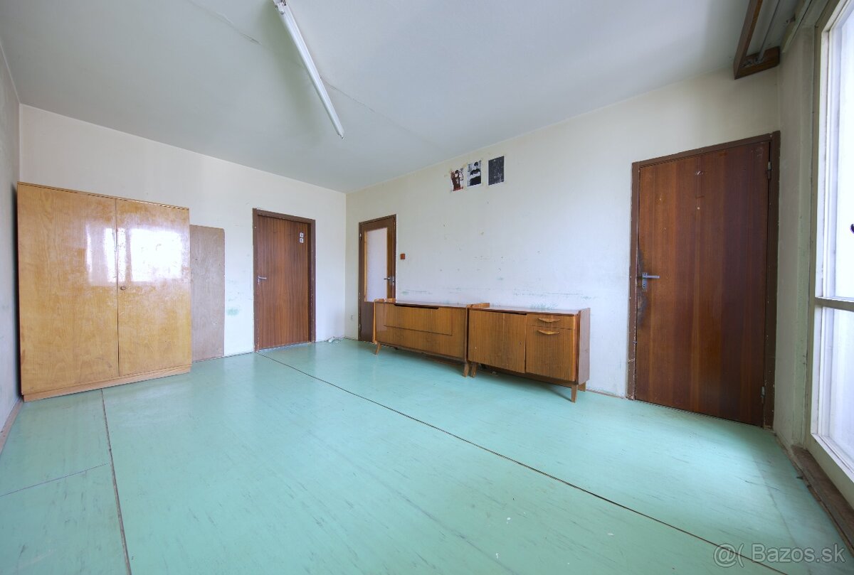Predaj 3 izbový byt, Pri kríži, Bratislava - Dúbravka