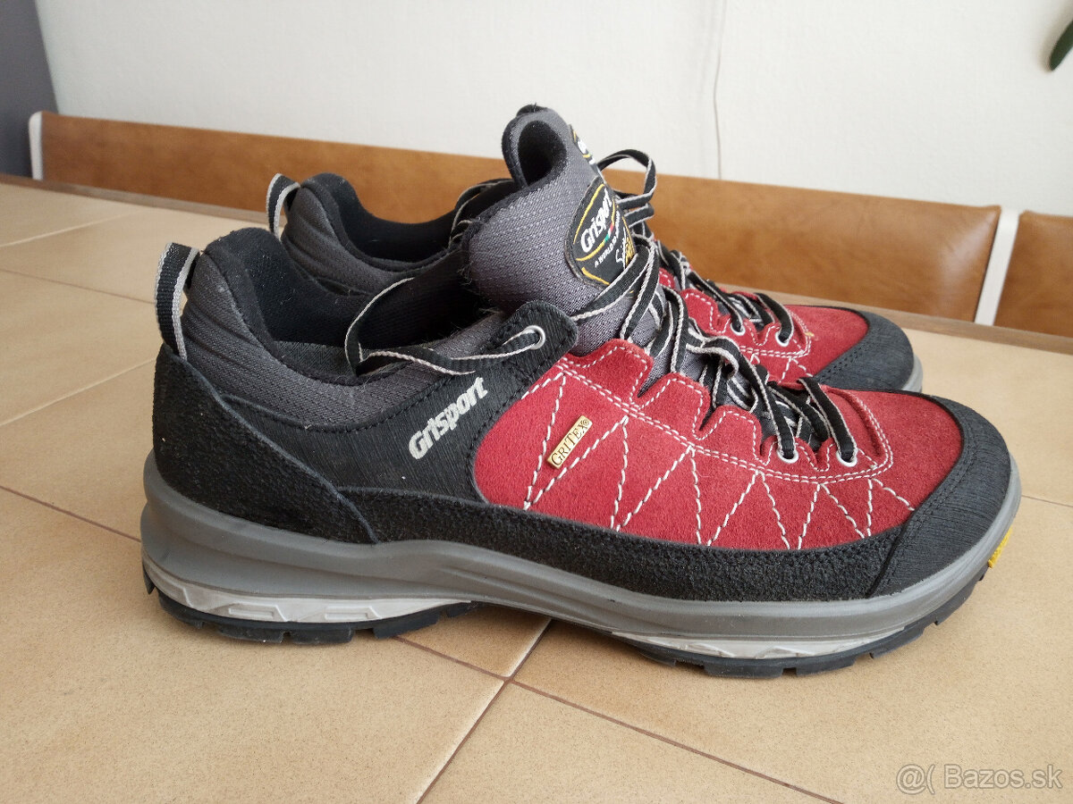 Panska kozena trekingova obuv GRISPORT.