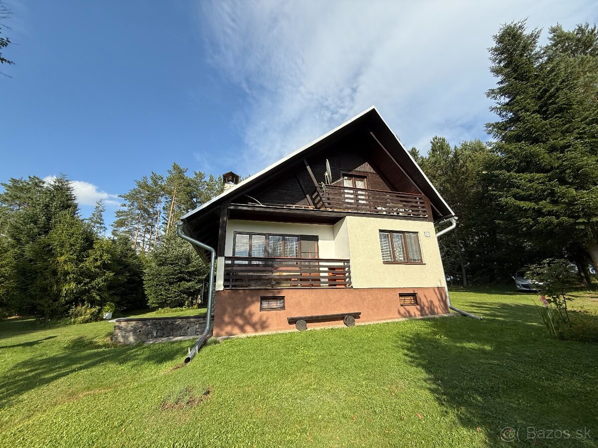 Chata na Košiarnom Briežku, časť Červený Jarok, okr. Sp. Nov