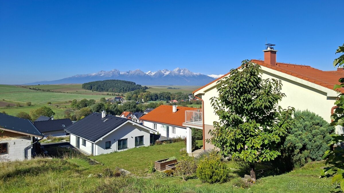 REZERVOVANÝ Rodinný dom vo Vlkovej, pekný výhľad