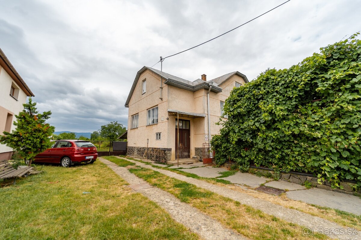 Na predaj rodinný dom v krásnym pozemkom v obci Sačurov