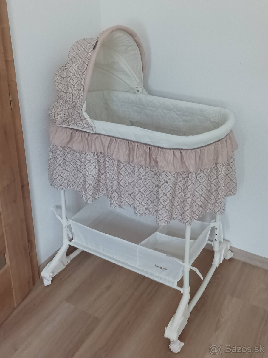 Detská postieľka.