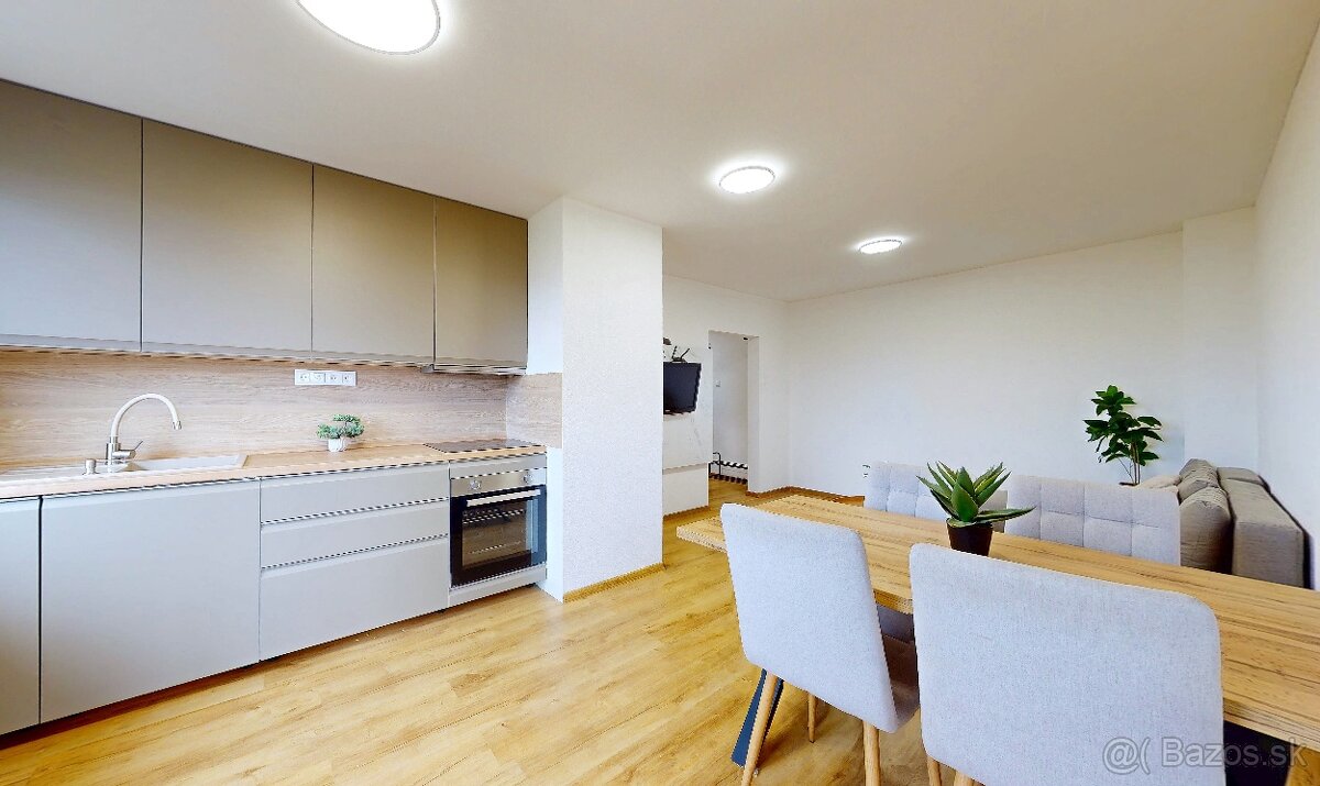 Moderný komplet zrekonštruovaný 3 izbový byt s balkónom