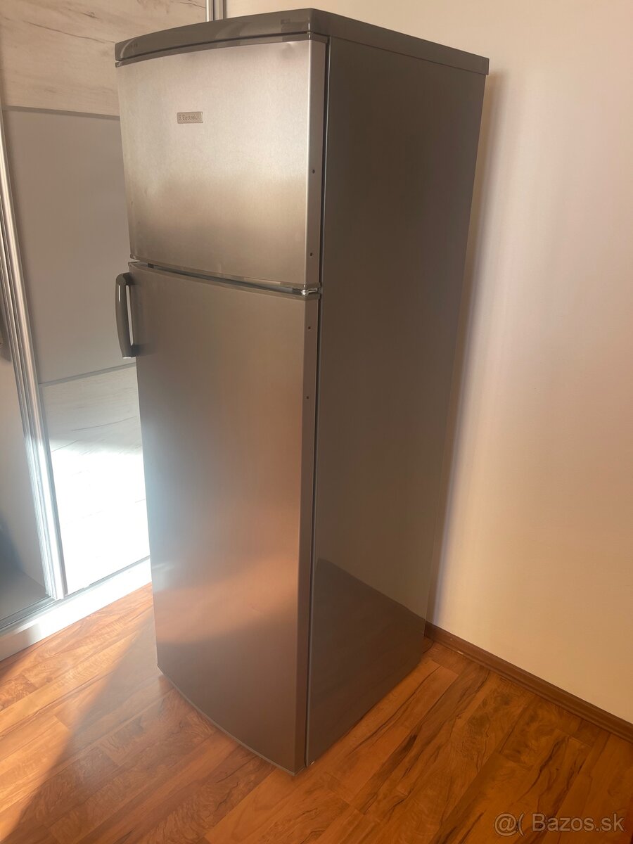 Predam chladničku s mrazničkou Electrolux