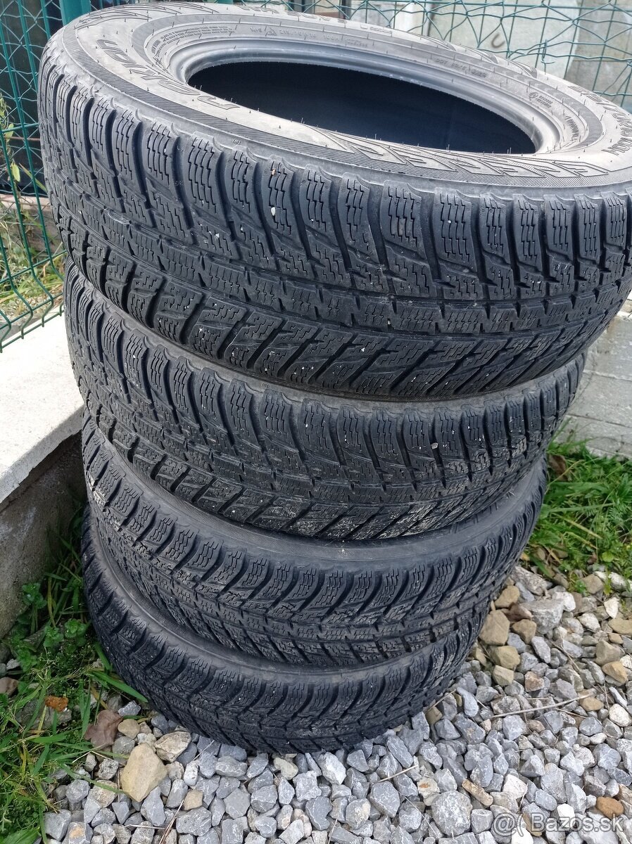 Predám zimné pneumatiky 215/70 R16 100H