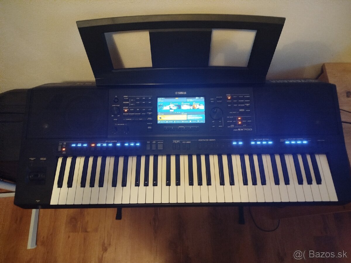 Yamaha psr-sx700