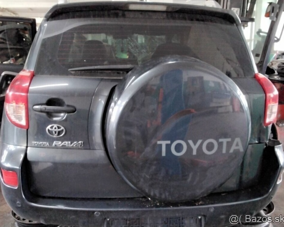 TOYOTA RAV4 III 2.2 D-4D 2008 predám DVERE, PREVODOVKA 6 RÝC