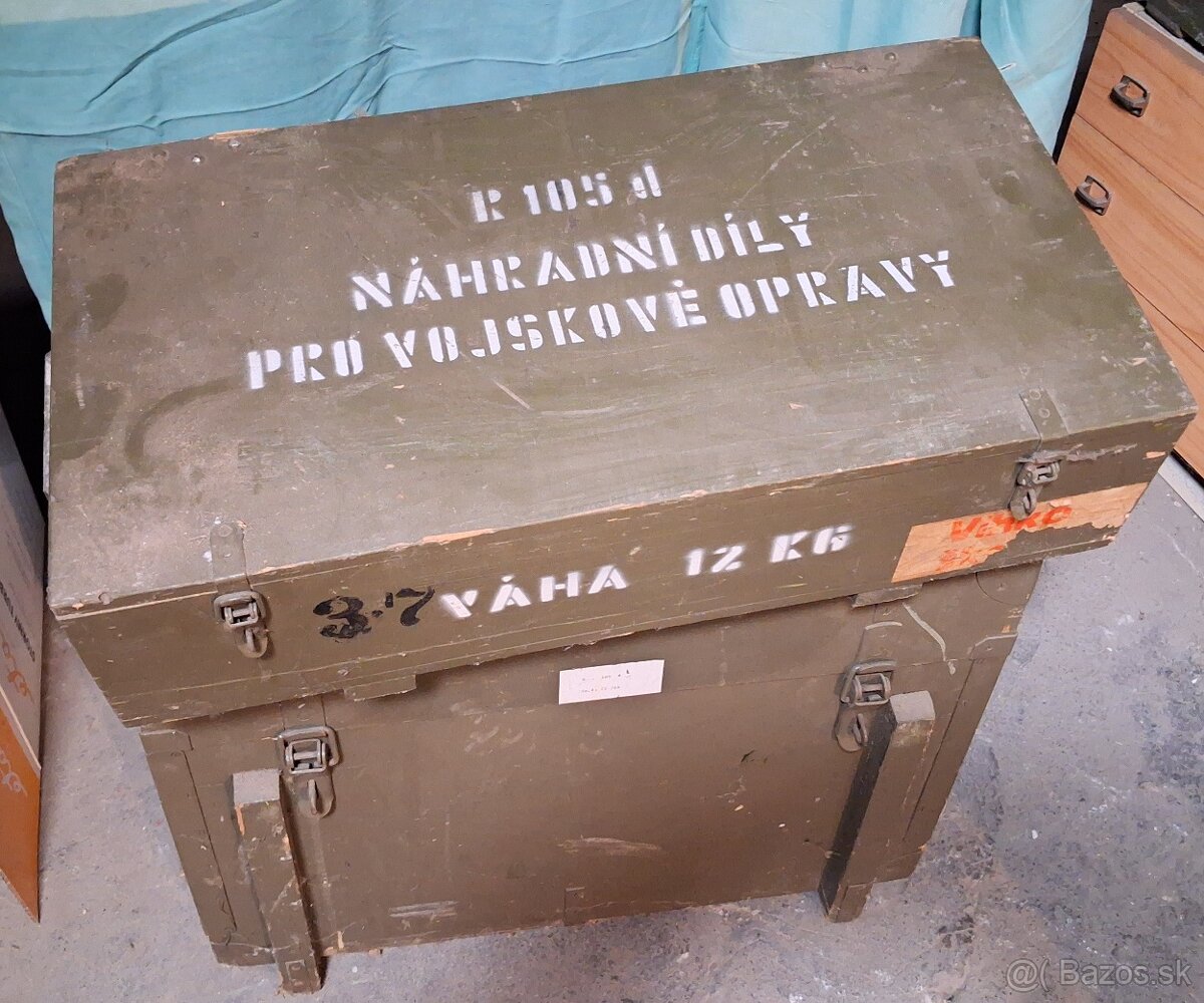 Náhradné súčiastky k rádiostaníc R 105