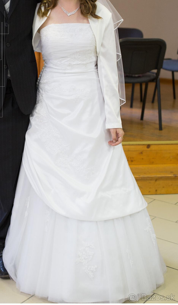Predám svadobné šaty + 2 vesty