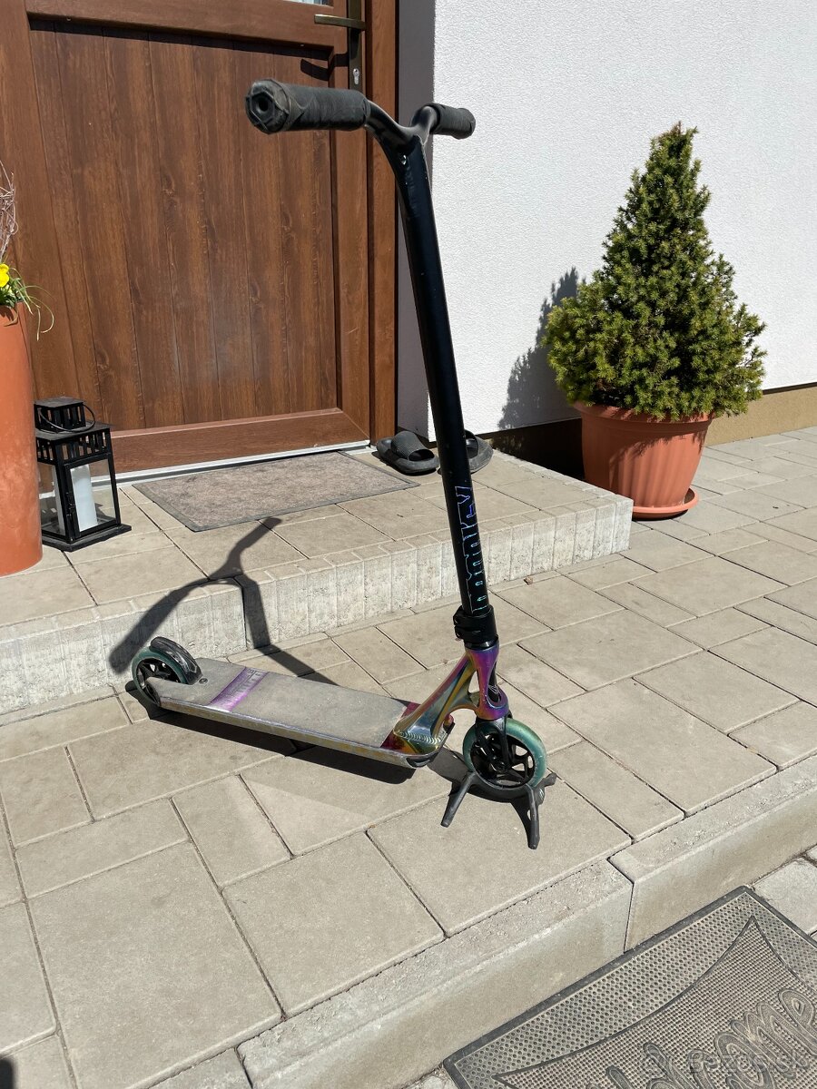 Freestyle kolobežka Blunt Prodigy S8 Oil Slick