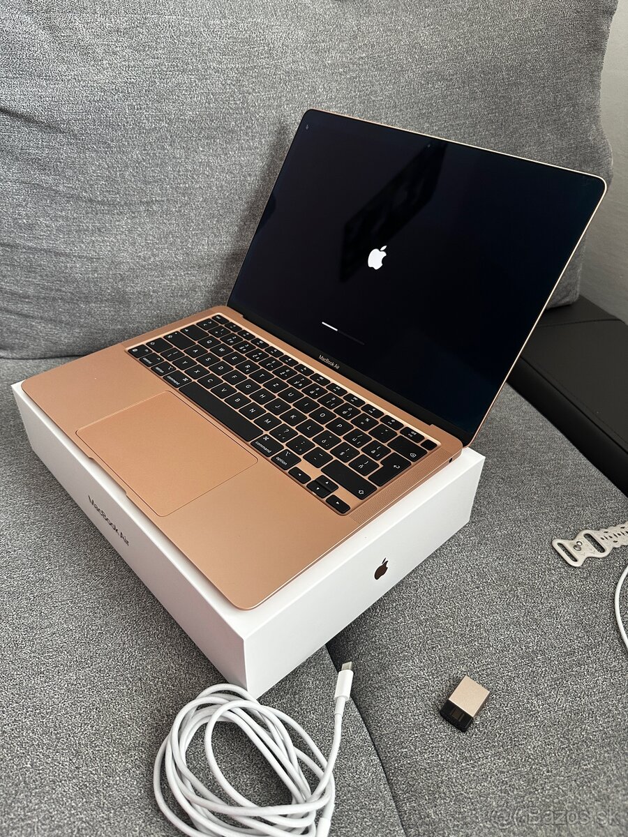 Apple MacBook