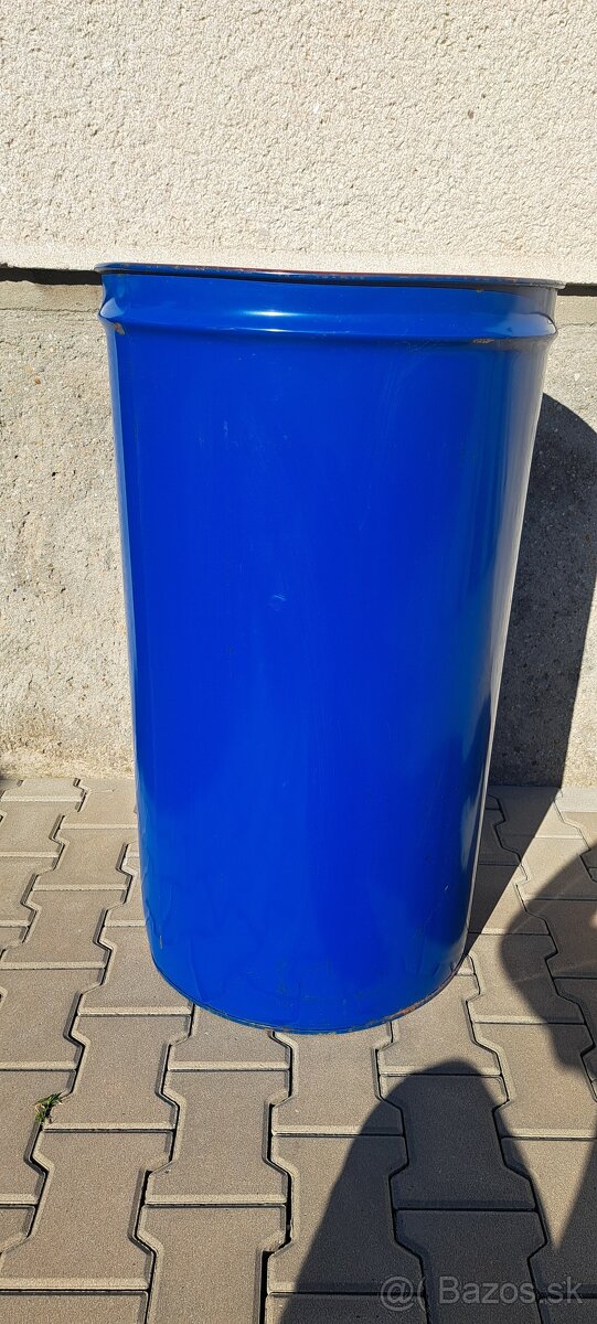 Predám 200 l plechové sudy
