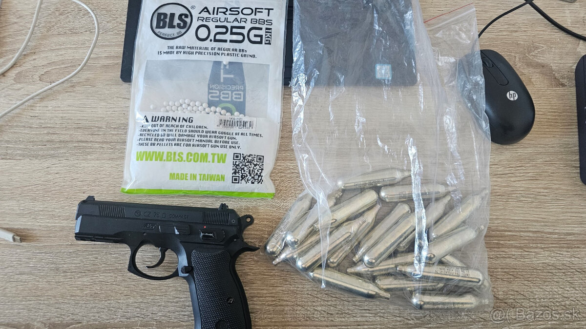 Airsoft pištoľ CZ 75D compact - aj s brokmi a plynom