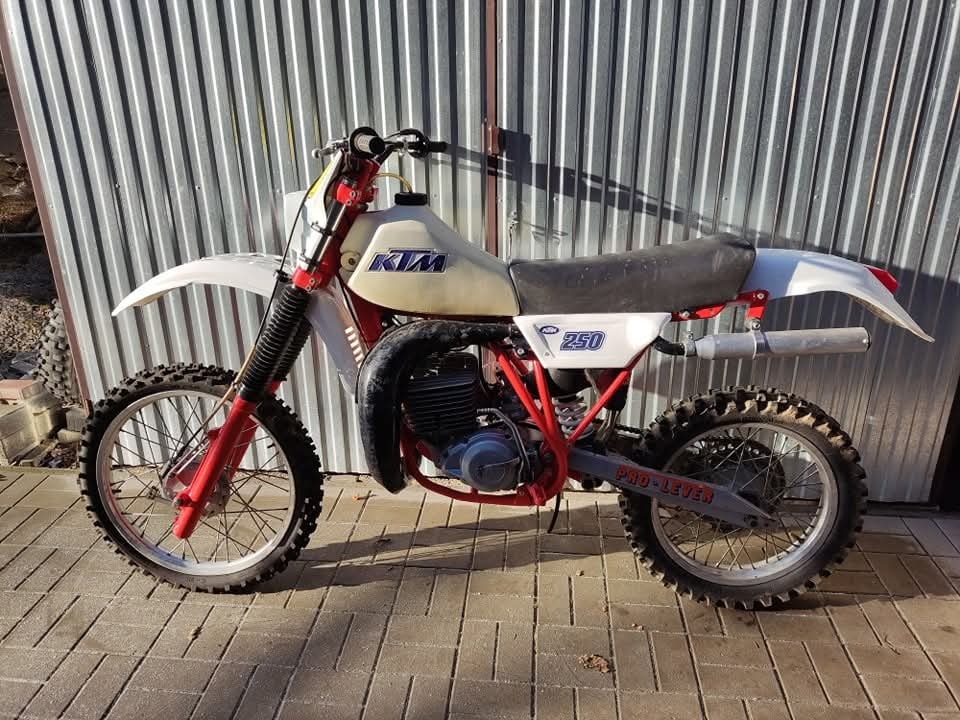 KTM GS250