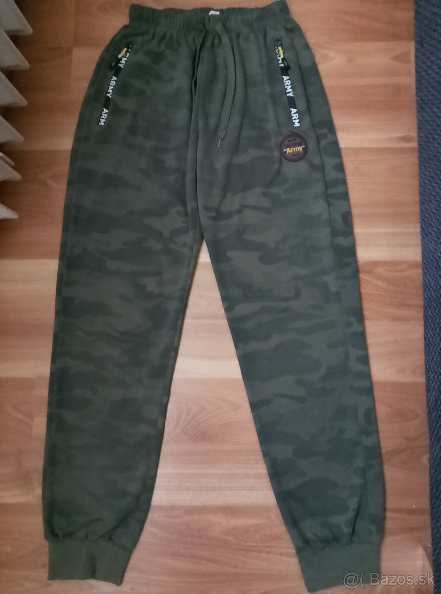 Chlapčenské tepláky veľkosť 164.