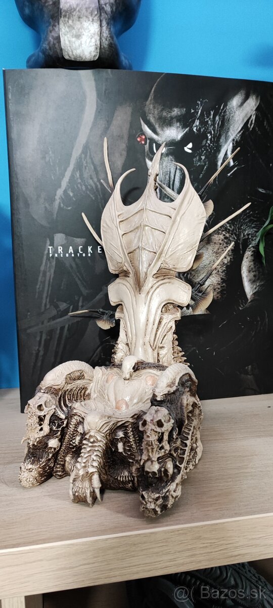 Predator Diorama Bone Throne