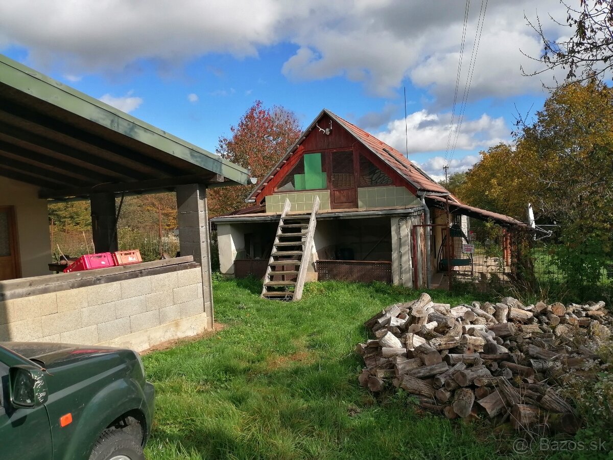 Predám  usadlosť na polosamote