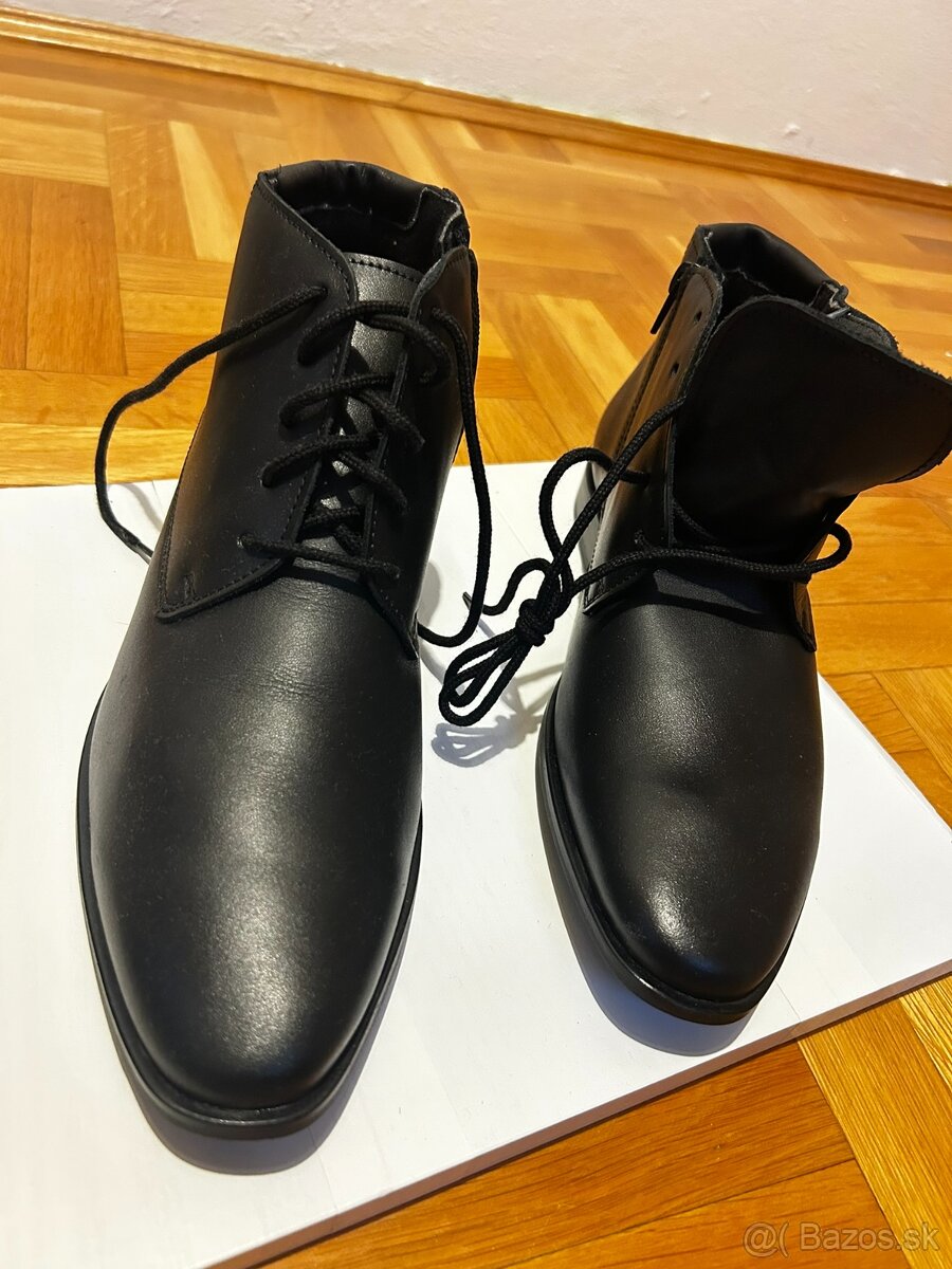 NOVÉ Pánske čierne kožené členkové čižmy / vyššie poltopánk