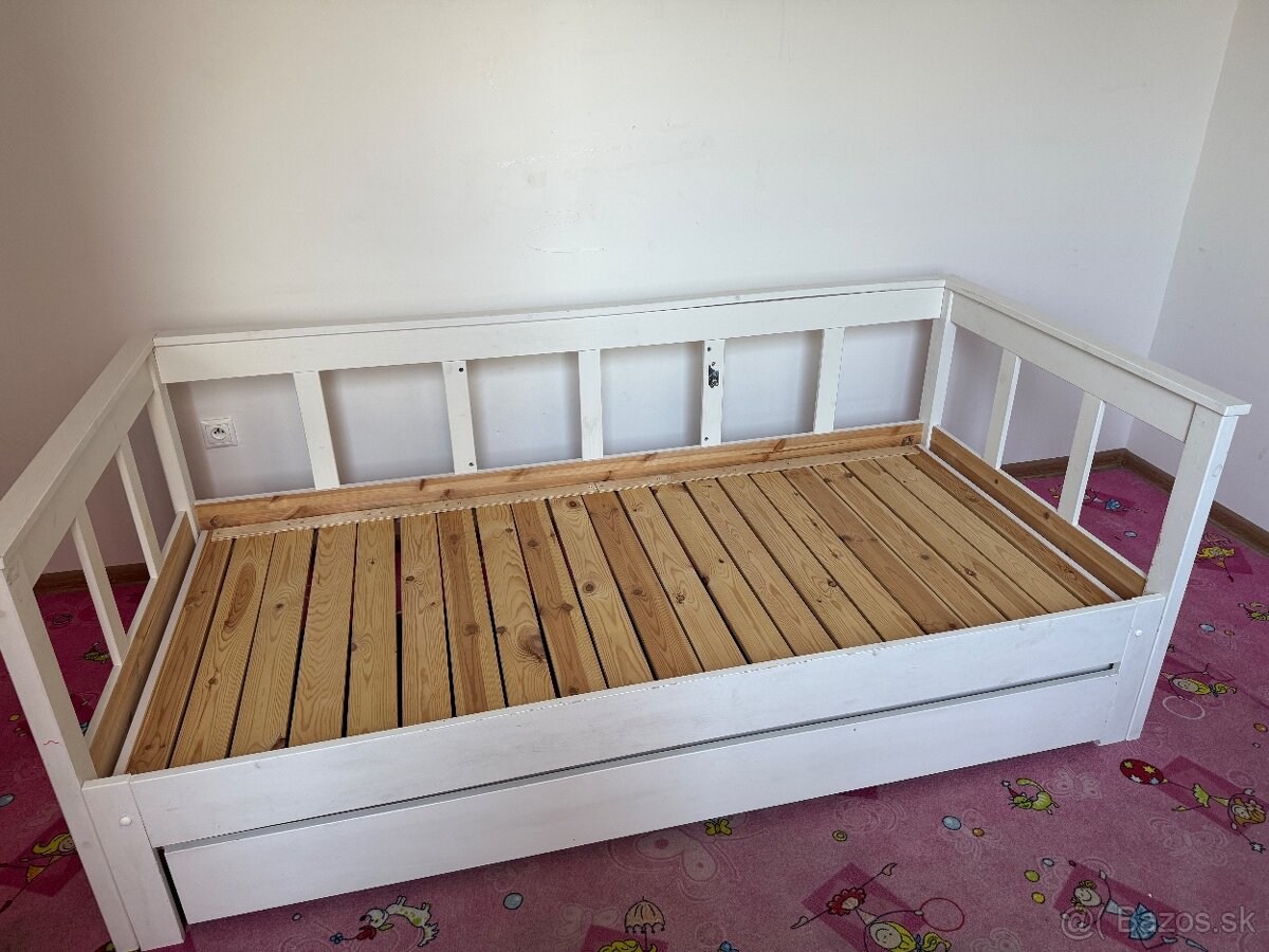 Detska postel
