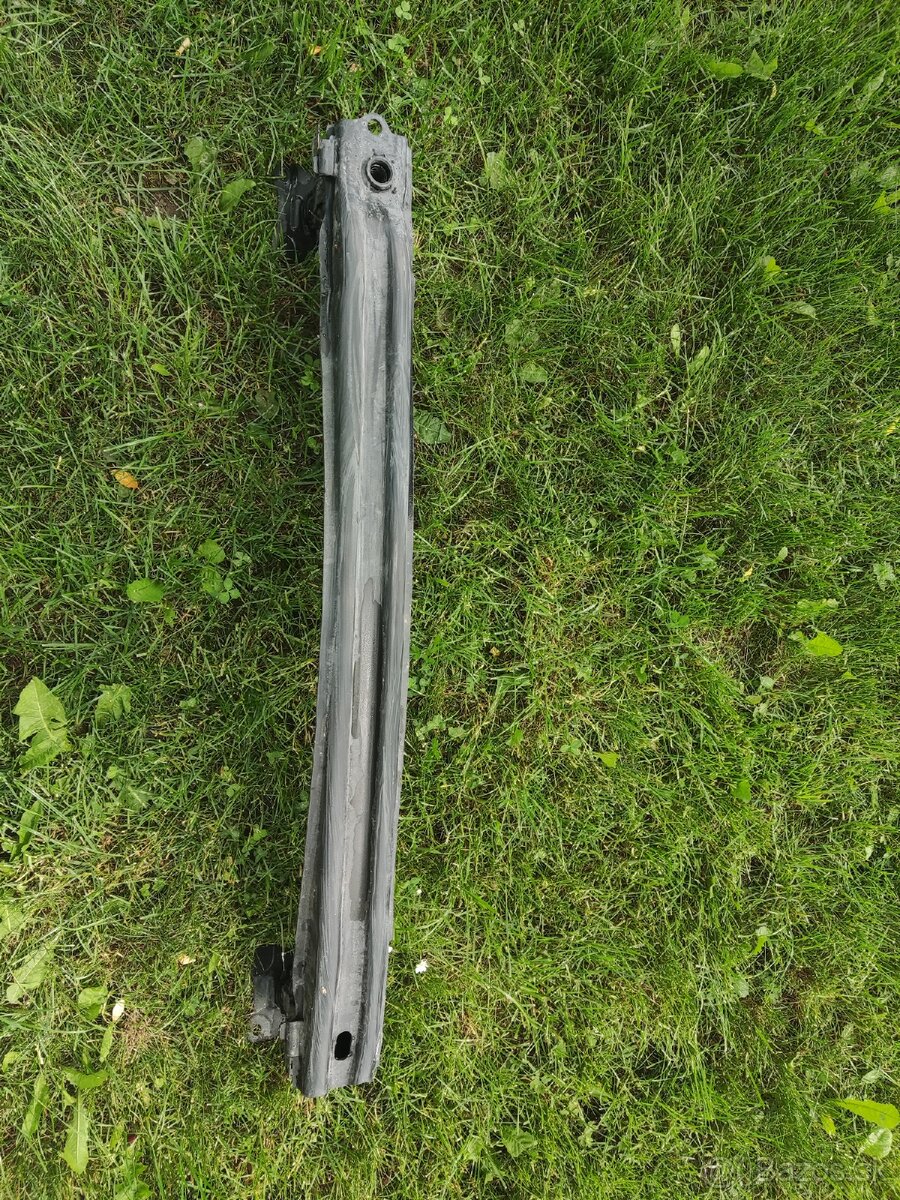 Vystuha zadneho naraznika VW Golf 2024 5H9807585