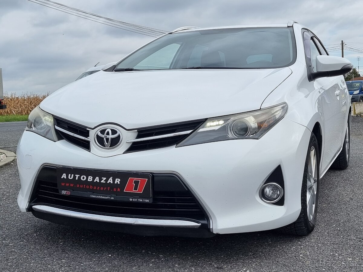 Toyota Auris Touring Sports 1.4 l D-4D DPF Style za 5.690 €
