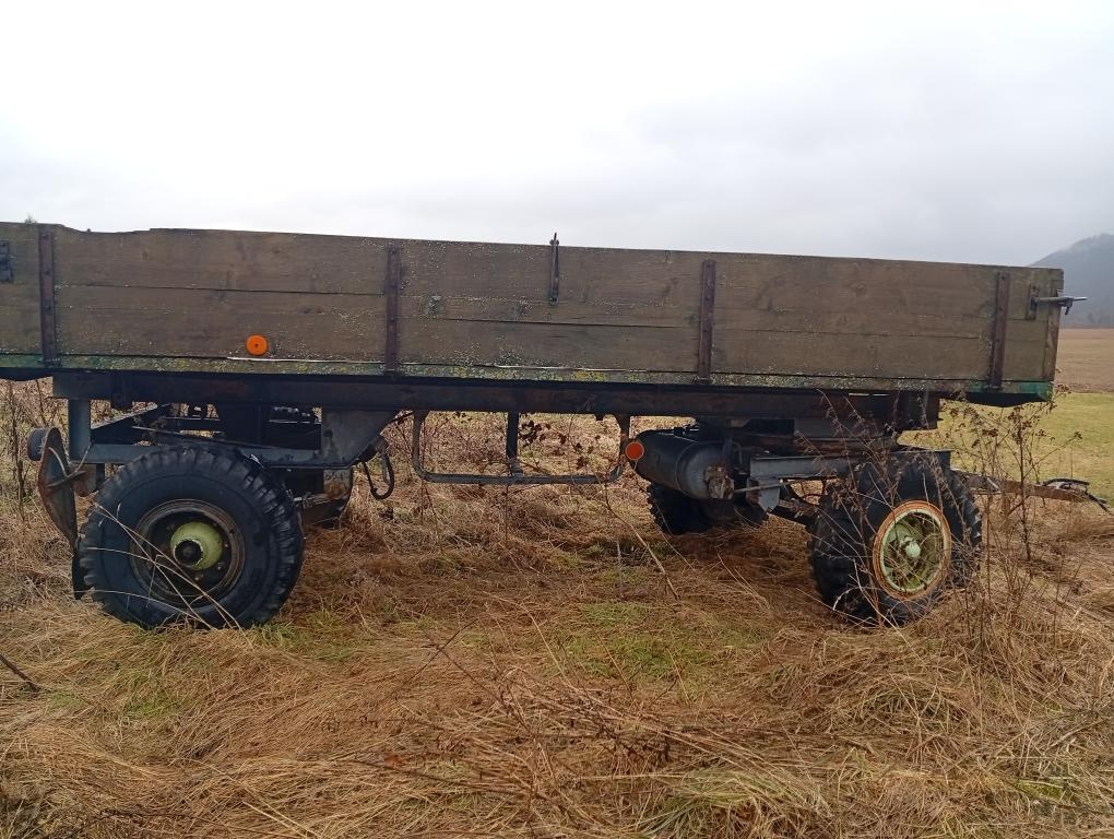 Vlek za traktor 7 tun s SPZ.