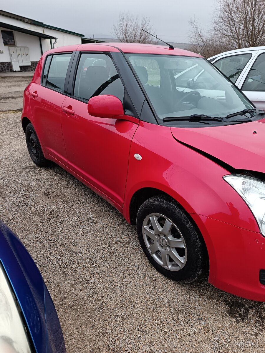 Rozpredam Suzuki Swift