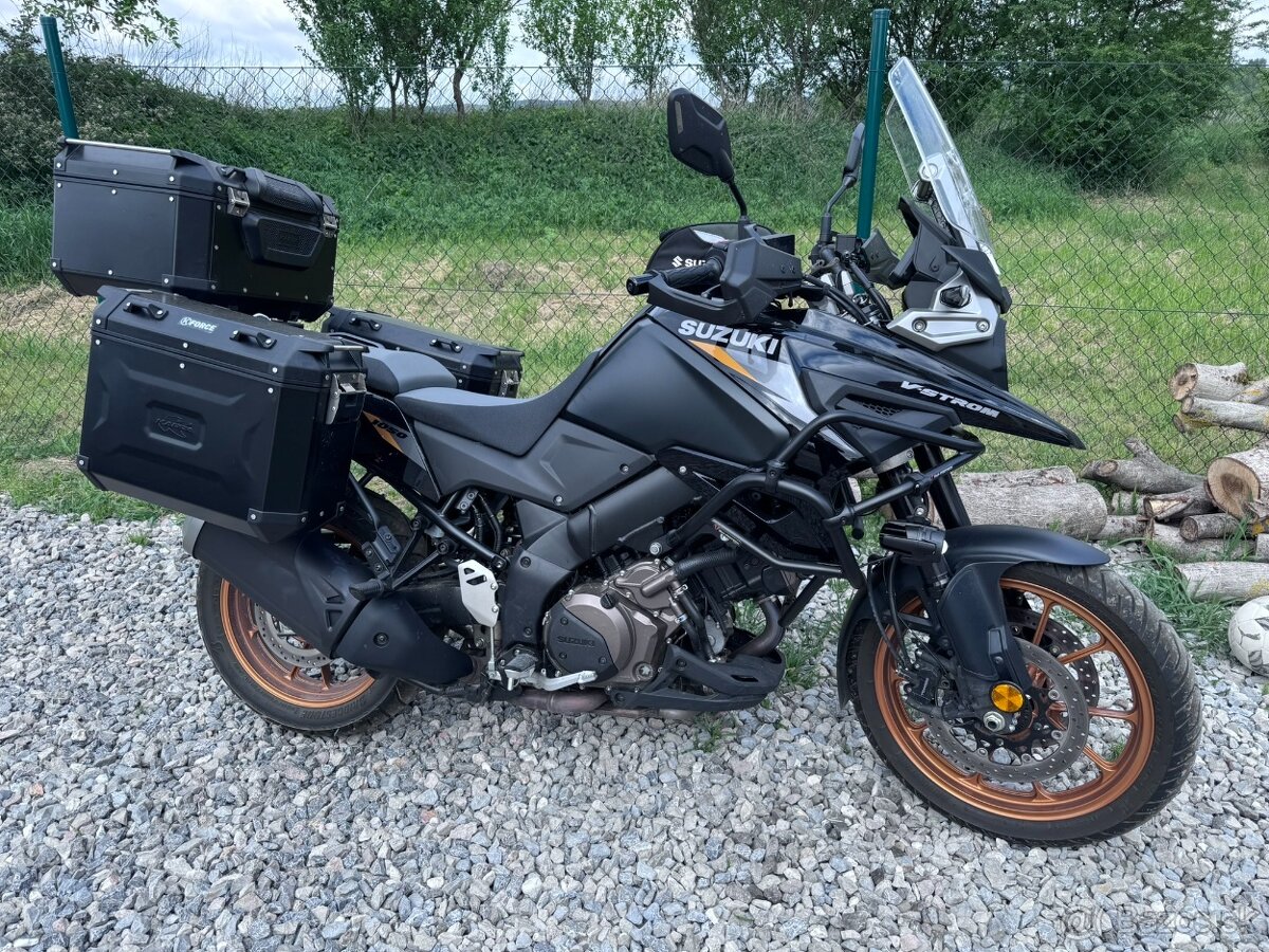 SUZUKI DL1050 V-STROM Odpočet DPH, 4835KM , RV 2023