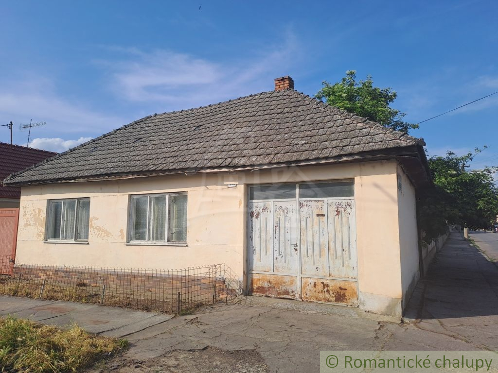 Rodinný 2-izbový dom v Hlohovci neďaleko hrádze na predaj