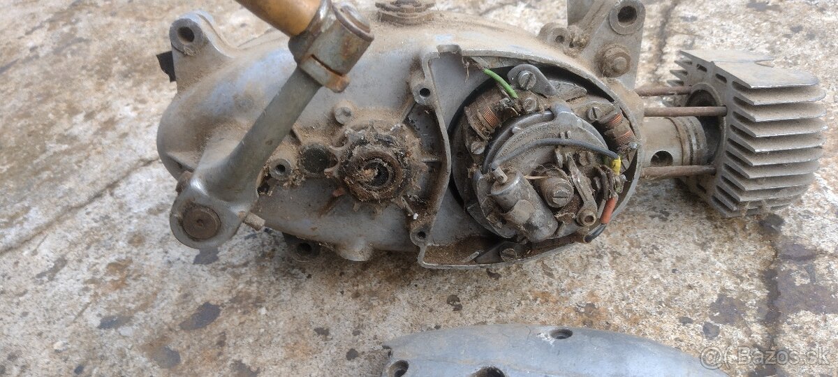 Motor Jawa 05