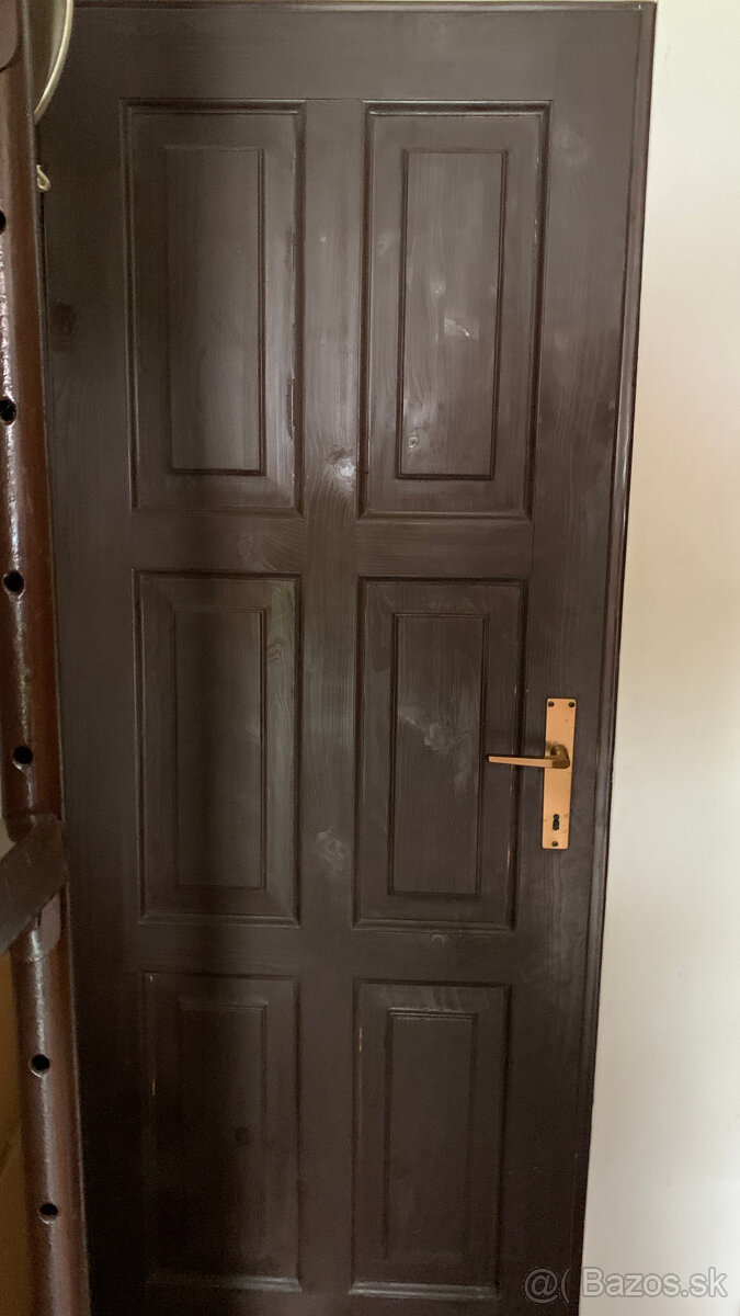 Drevené dvere 70 cm ľavé