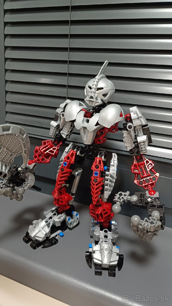 LEGO Bionicle AXONN set 8733-1 (chybí dílky)