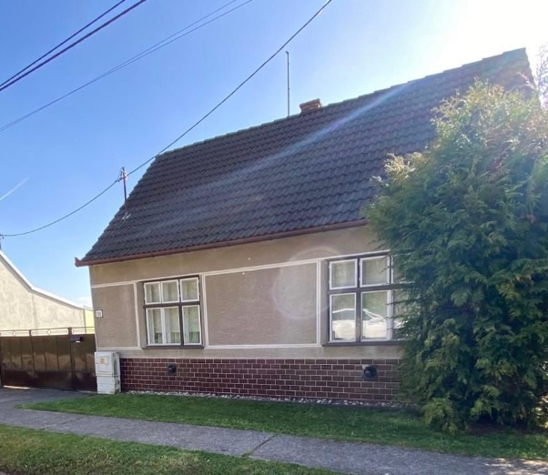 Na predaj 3 izbový rodinný dom s krásnym pozemkom