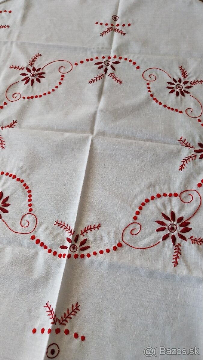 Vyšívané obrusy #9