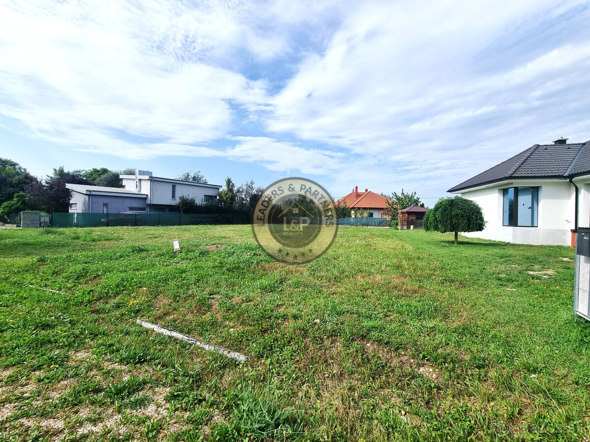 PREDAJ stavebný pozemok Dunakiliti