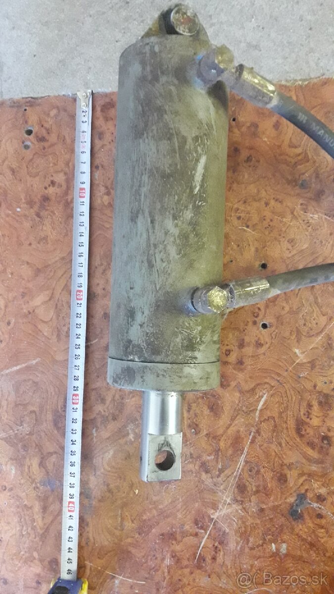 Hydraulický piest