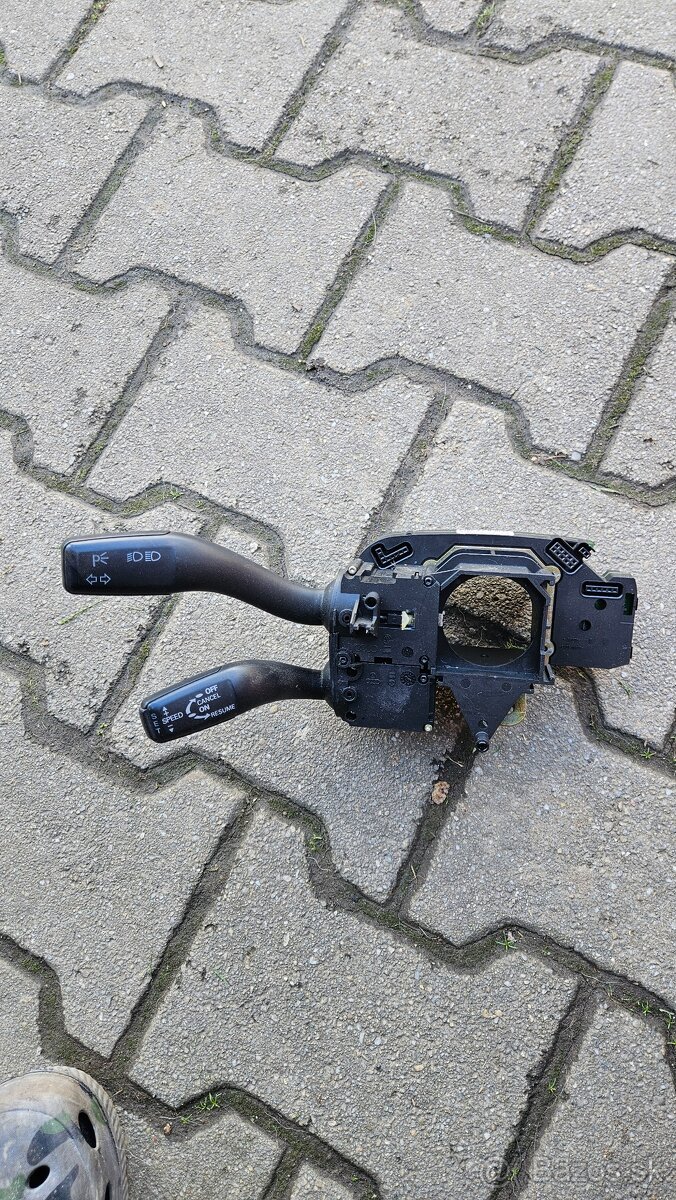 Audi A4 B6/b7 podvolantov páčky na tempomat 8E0 953 549 L