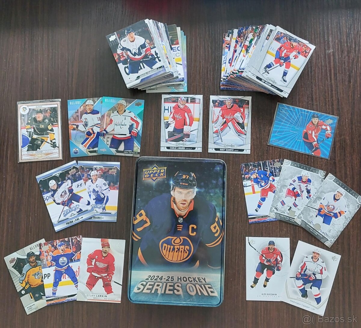 Hokejové kartičky + plechovka McDavid