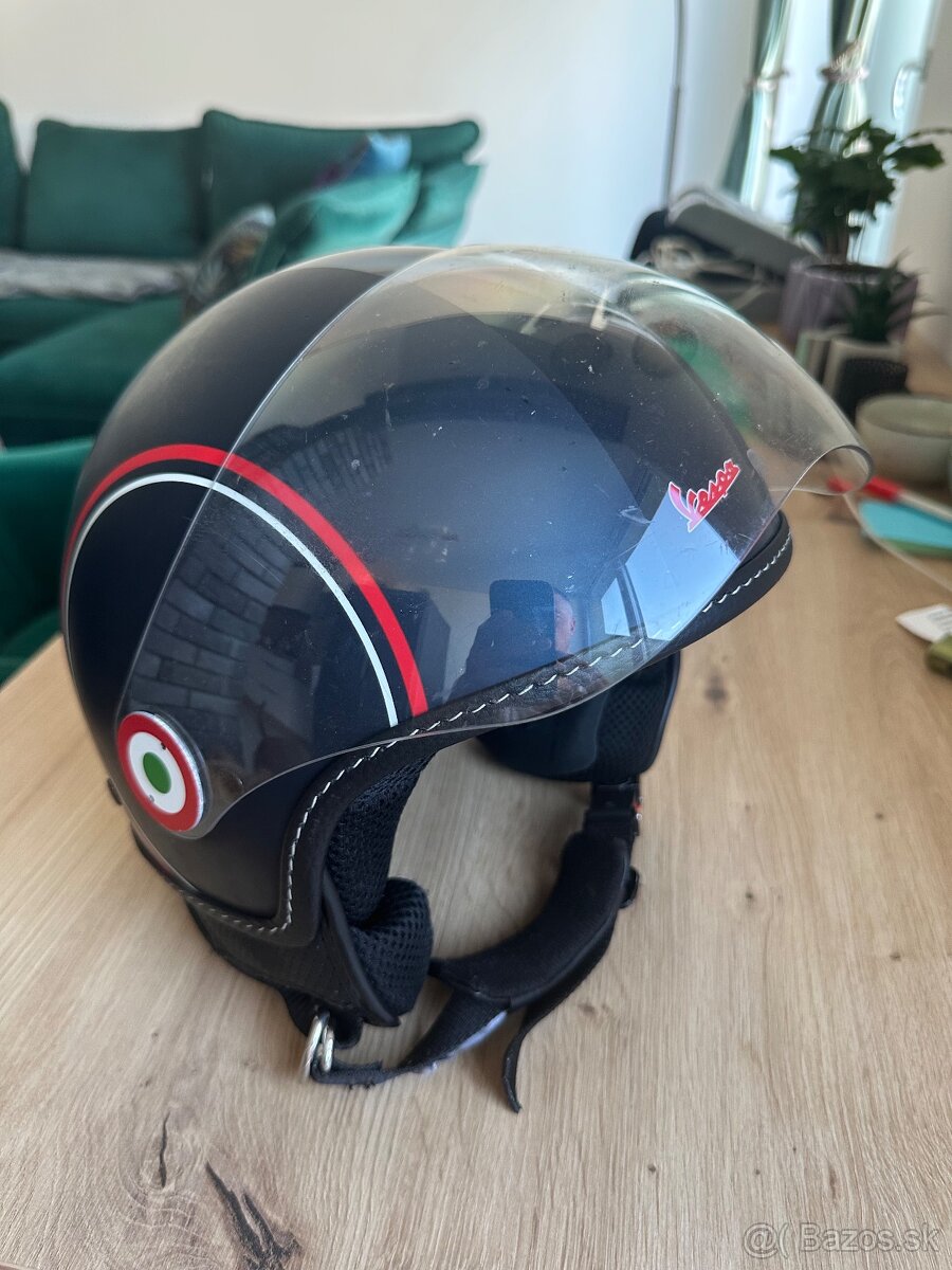 Prilba Vespa