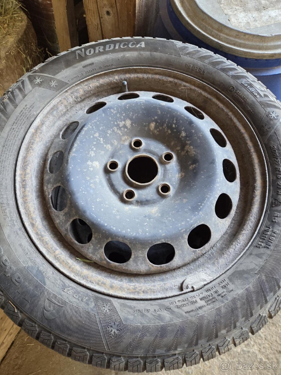 Kolesá 205/55 R16 Passat b5.5