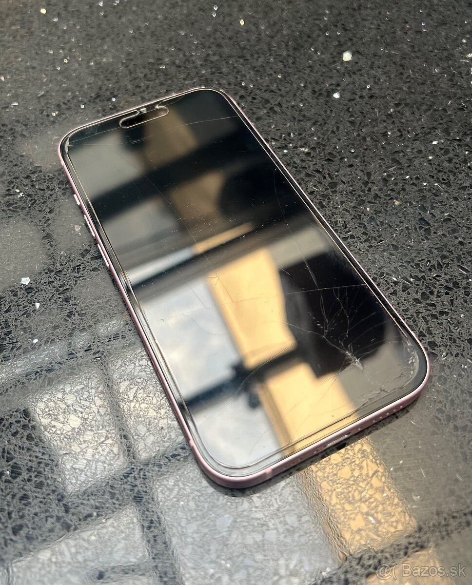 iPhone 15 256GB