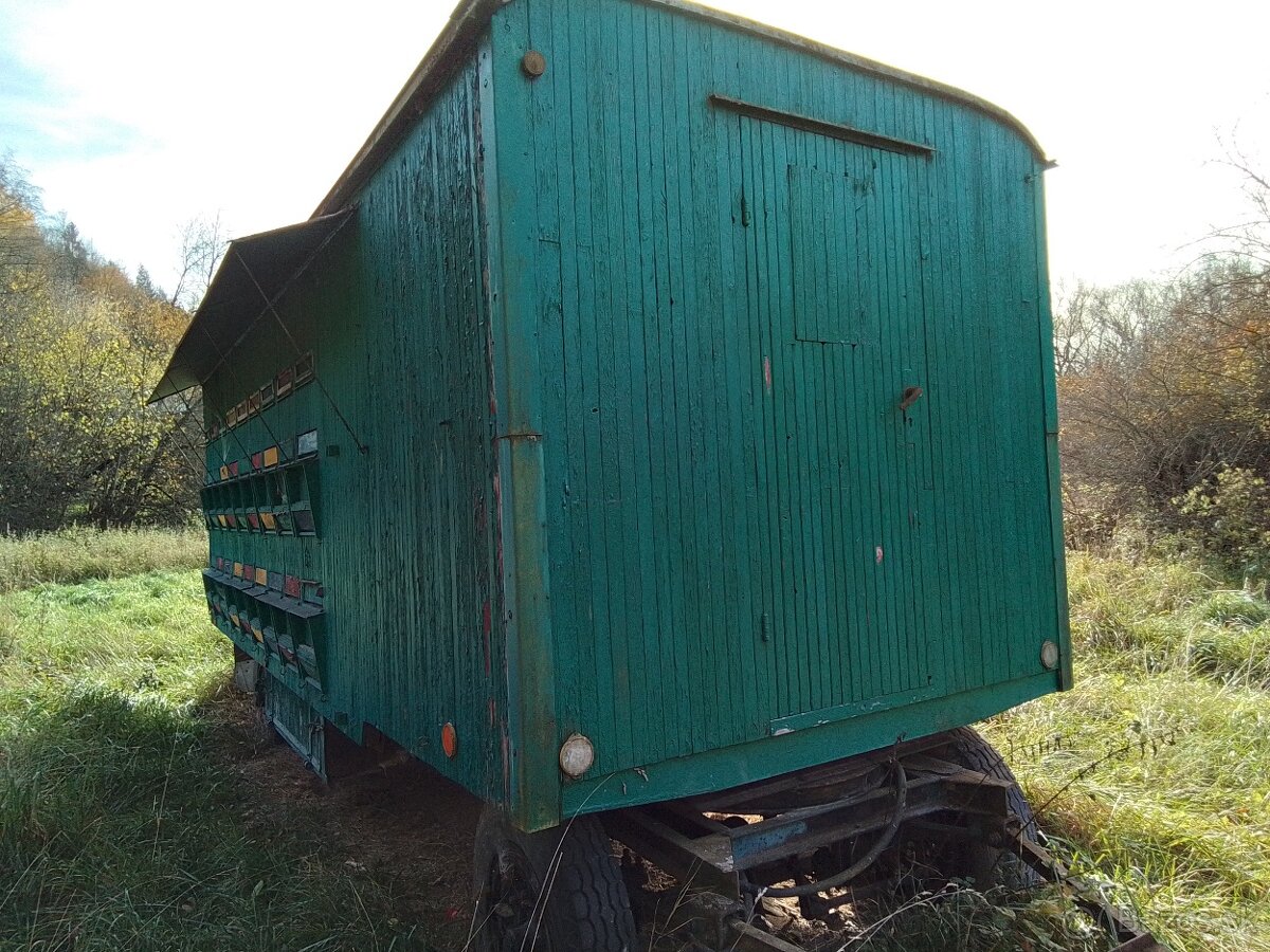 Maringotka na kolesách