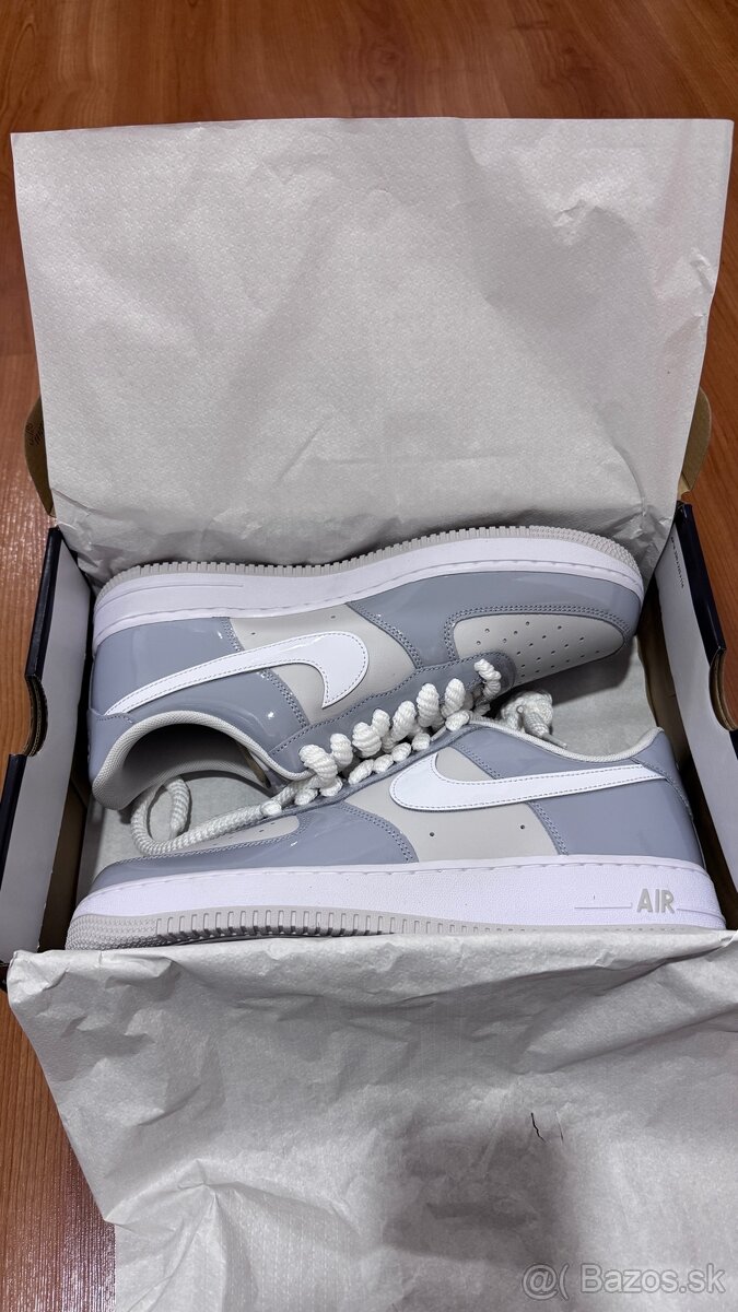 NIKE AIR FORCE 1 '07 LV8