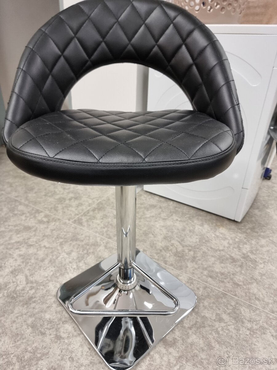 Taburetky a barove stolicky