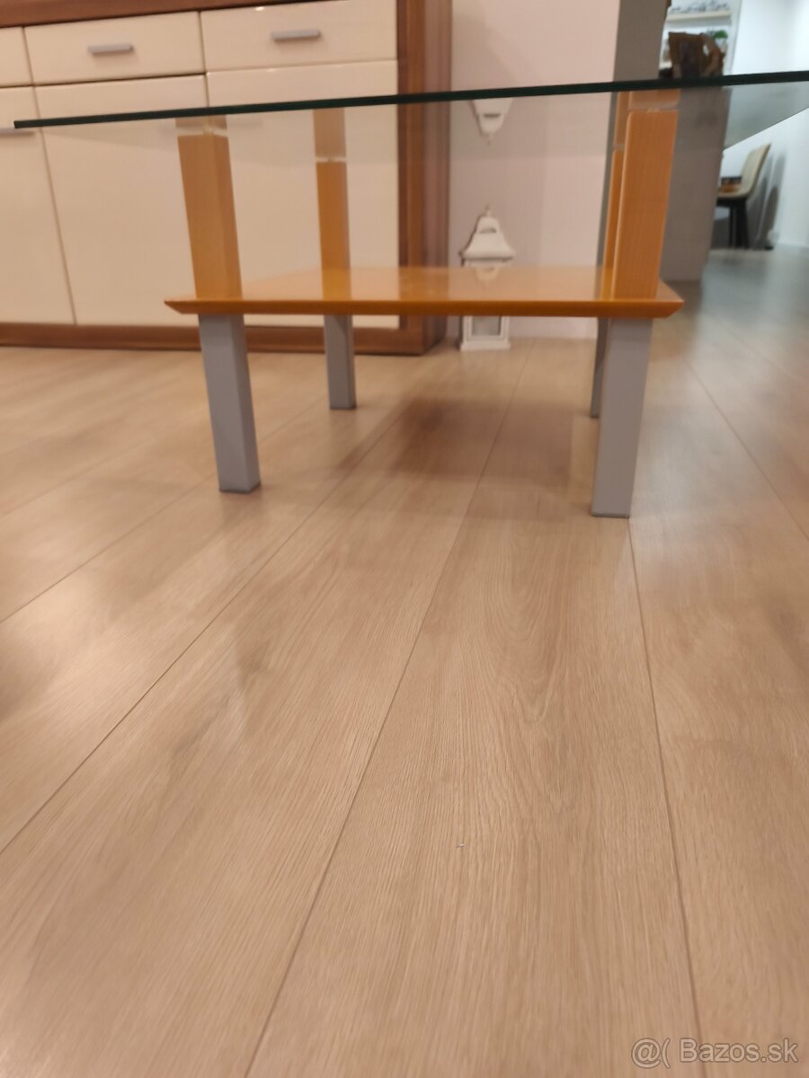 Konferenčný stolík