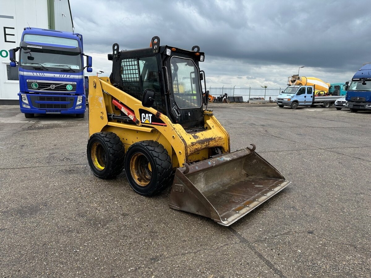 CATERPILLAR 226 4X4 2002 VIN 409