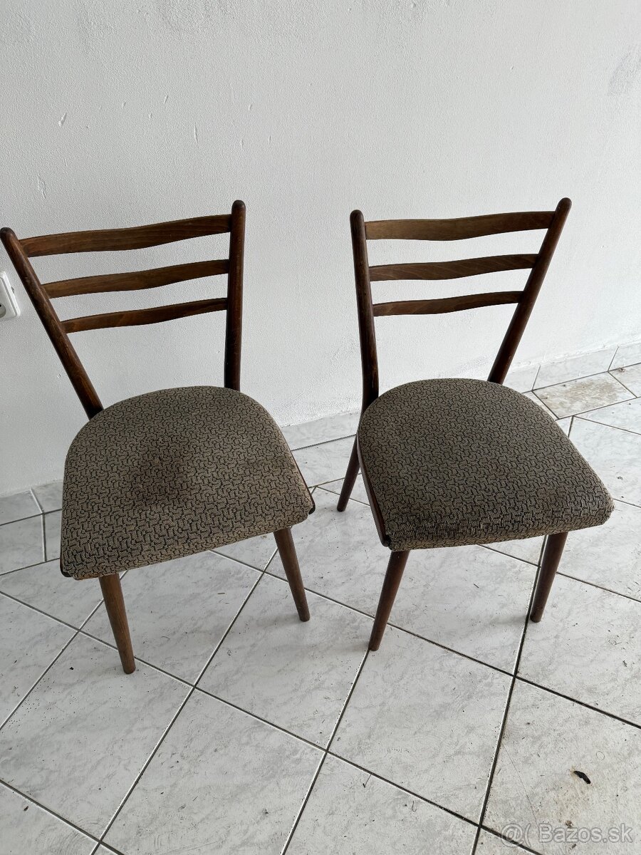 Predám 2 stoličky cena za obe 5 eur