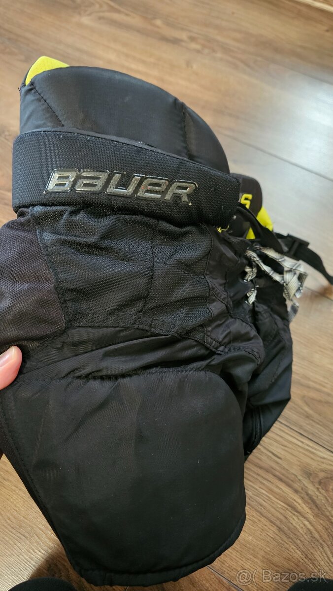 Predam detske hokejove nohavice