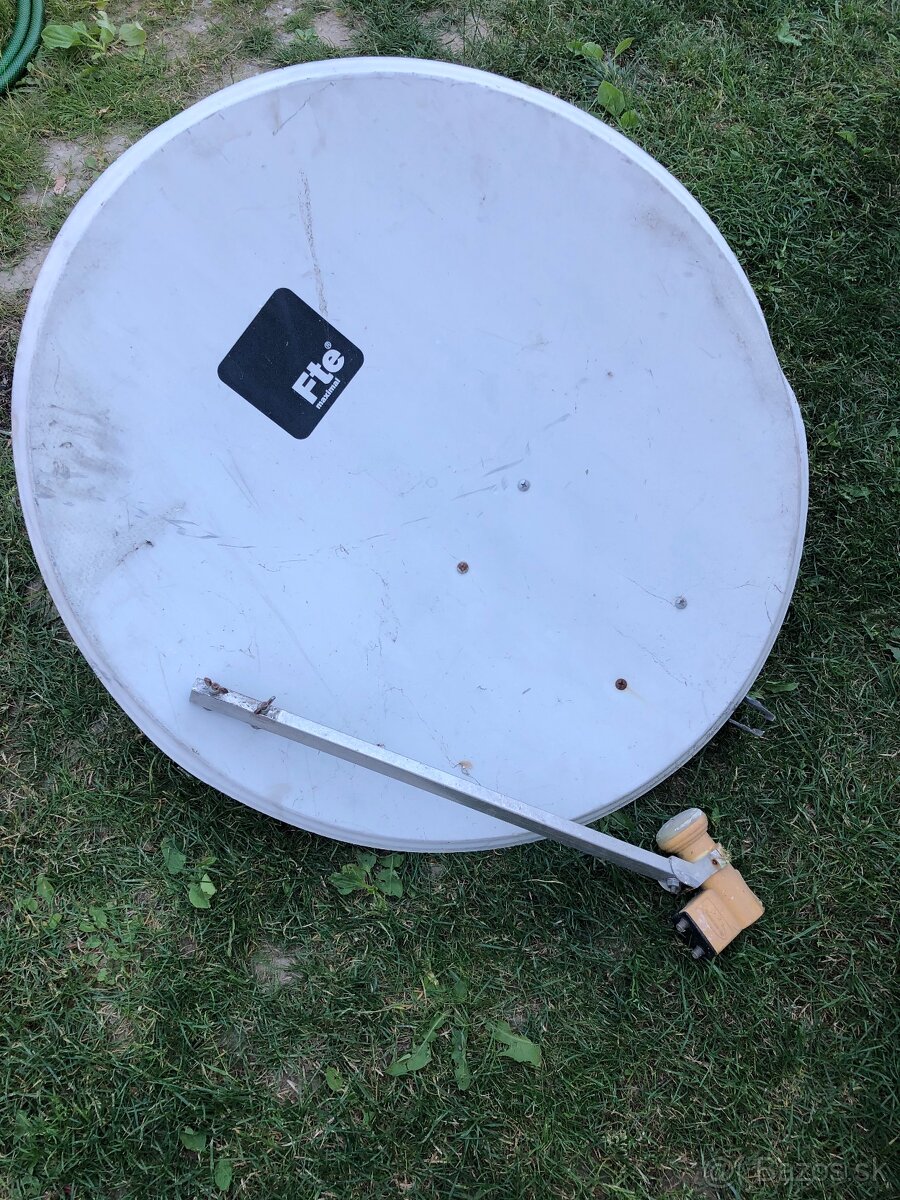 Satelit