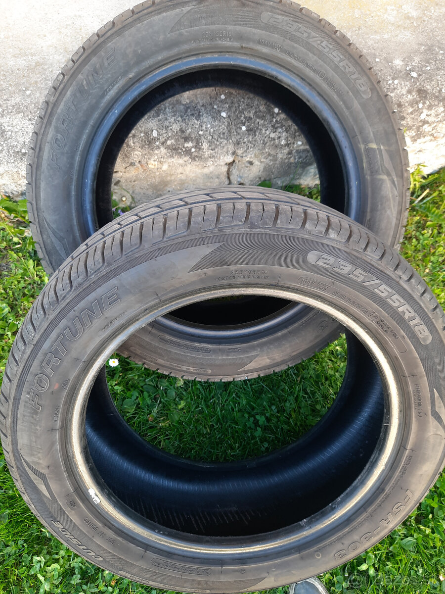 Predám letné pneu 235/55 R18